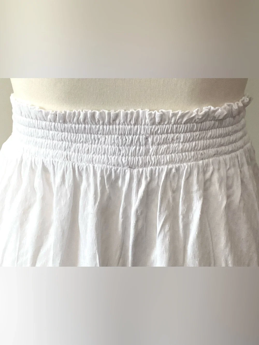 Crown&Ivy Women’s M White Pink Pom Ruffle Shorts Boho Coastal Preppy Cottagecore
